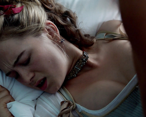 Eloise Smyth, Holli Dempsey – Harlots s01e04 (2017)