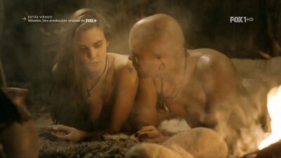 Macarena Achaga nude – Sitiados s01e03 (2015)
