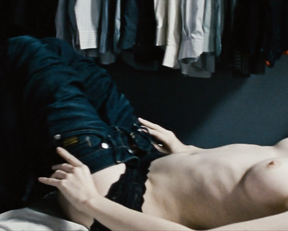 Nora von Waldstatten nude – Schwerkraft (2009)