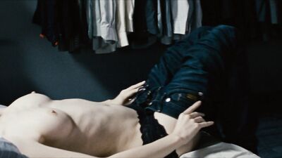 Nora von Waldstatten nude – Schwerkraft (2009)