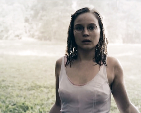 Sonja Gerhardt, Emilia Schule – Ku’damm 56 e01-03 (2016)