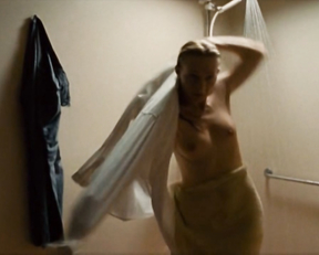 Magdalena Poplawska – Between two fires (2010)