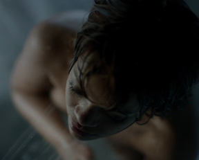 Rihanna topless – Bates Motel s05e06 (2017)