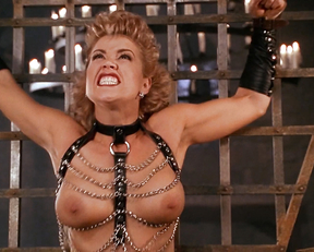 Kiara Hunter – Bordello of Blood (1996)