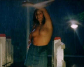 Carice van Houten, Halina Reijn – De Passievrucht (2003)