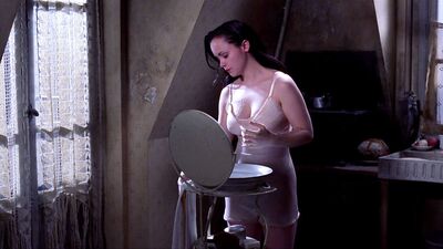 Christina Ricci – The Man Who Cried (2000)