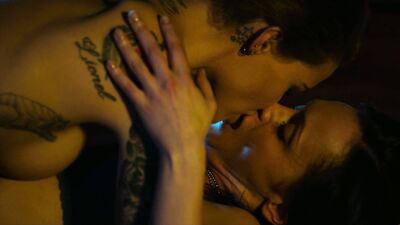 Christina Ricci, Ruby Rose – Around The Block (2013)