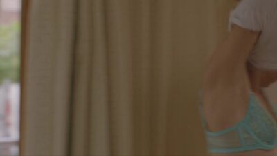 Suki Waterhouse, Jennifer Grey - Bittersweet Symphony