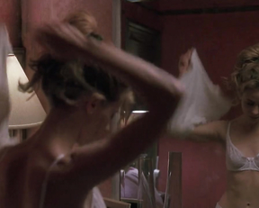 Marianne Hagan nude - Halloween The Curse Of Michael Myers