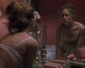 Marianne Hagan nude - Halloween The Curse Of Michael Myers