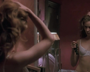 Marianne Hagan nude - Halloween The Curse Of Michael Myers