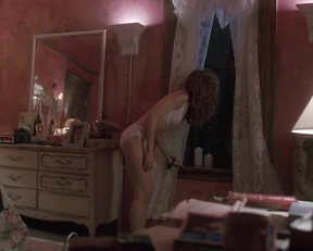 Marianne Hagan nude - Halloween The Curse Of Michael Myers