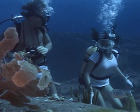 Jacqueline Bisset naked - The Deep