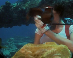 Jacqueline Bisset naked - The Deep