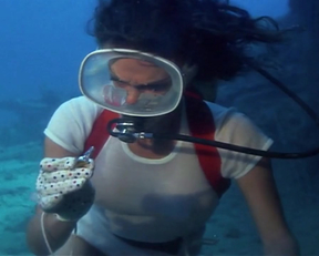 Jacqueline Bisset naked - The Deep