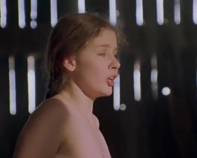 Anna Powierza nude - Zloto Dezerterow (1998)