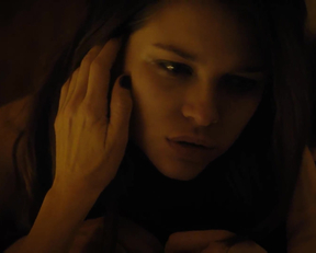 Naomi Watts and Sophie Cookson-Gypsy