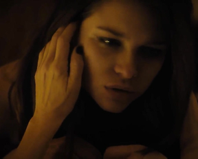 Naomi Watts and Sophie Cookson-Gypsy