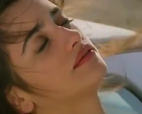 Penelope Cruz nude - Jamón Jamón