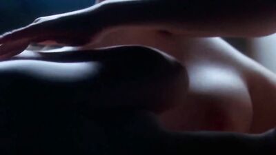 Jessica Paré, Piper Perabo - Lost And Delirious