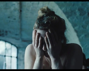 Emma Stone Nude - The Favourite