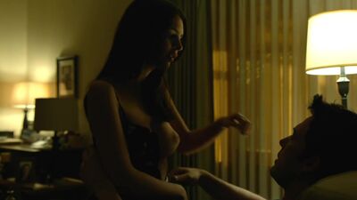 Emily Ratajkowski nude - WELCOME HOME