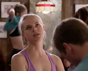 Maddie McCormick Nudity - Shameless