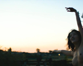 Jong-seo Jun nude - Burning