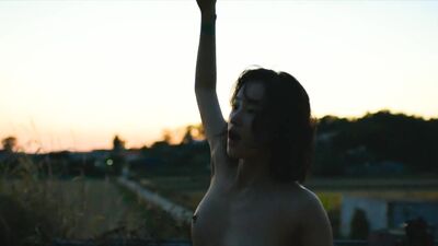 Jong-seo Jun nude - Burning
