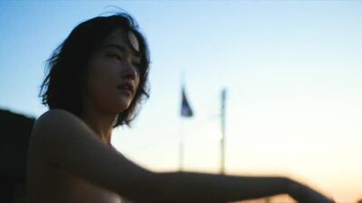 Jong-seo Jun nude - Burning
