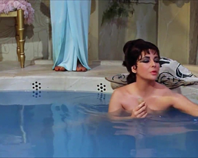 Liz Taylor nude - Cleopatra