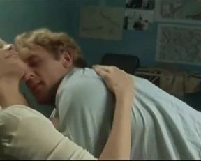 Sigourney Weaver nude - Une Femme Ou Deux