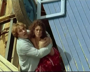 Sigourney Weaver nude - Une Femme Ou Deux