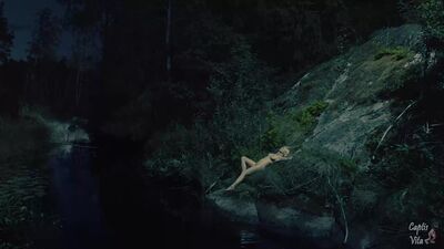 Kirsten Dunst naked - Melancholia