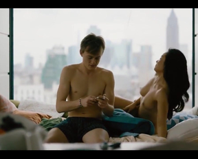 Mai Duong Kieu sexy - Bad Banks