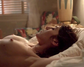 Lizzy Caplan Having Fun-Masters Of Sex