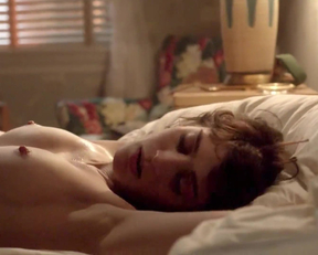 Lizzy Caplan Having Fun-Masters Of Sex