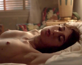 Lizzy Caplan Having Fun-Masters Of Sex