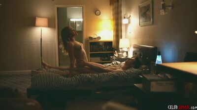 Aimee Lou Wood Nude - Netflix S01e01