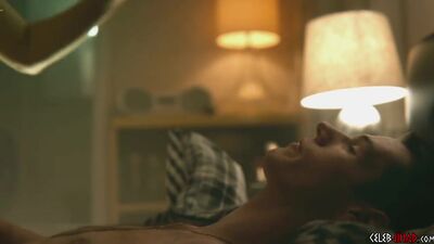Aimee Lou Wood Nude - Netflix S01e01