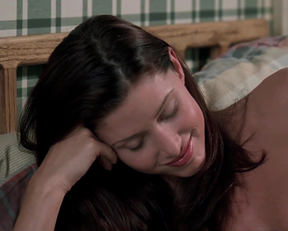 Shannon Elizabeth nude - American Pie
