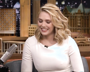 Elizabeth Olsen sexy