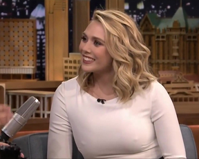 Elizabeth Olsen sexy