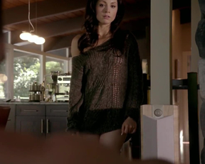 Leah Gibson sex scene - Rogue S01e03