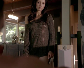 Leah Gibson sex scene - Rogue S01e03