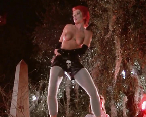 Linnea Quigley nude - The Return Of The Living Dead