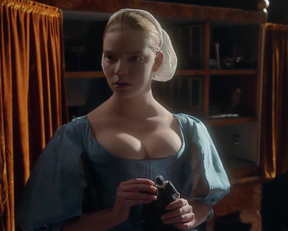 Anya Taylor-Joy - The Miniaturist - Film nackt