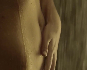 Stefanie Scott nude - I.T.