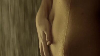 Stefanie Scott nude - I.T.