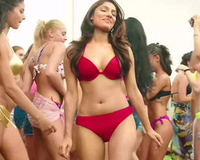 Ishita Raj sexy - Sonu Ke Titu Ki Sweety